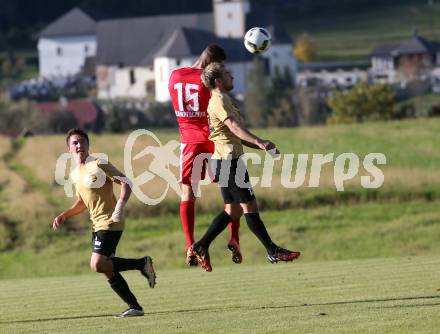 Fussball. Kaerntner Liga. Koettmannsdorf gegen ATUS Ferlach. Martin Trattnig (Koettmannsdorf), Martin Posratschnig (ATUS Ferlach). Koettmannsdorf, 8.10.2017.
Foto: Kuess
---
pressefotos, pressefotografie, kuess, qs, qspictures, sport, bild, bilder, bilddatenbank