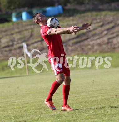 Fussball. Kaerntner Liga. Koettmannsdorf gegen ATUS Ferlach. Martin Posratschnig (ATUS Ferlach). Koettmannsdorf, 8.10.2017.
Foto: Kuess
---
pressefotos, pressefotografie, kuess, qs, qspictures, sport, bild, bilder, bilddatenbank
