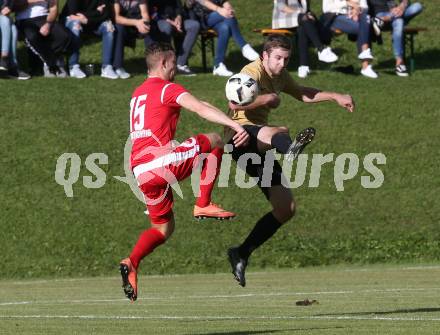 Fussball. Kaerntner Liga. Koettmannsdorf gegen ATUS Ferlach. Fabian Janschitz (Koettmannsdorf), Martin Posratschnig (ATUS Ferlach). Koettmannsdorf, 8.10.2017.
Foto: Kuess
---
pressefotos, pressefotografie, kuess, qs, qspictures, sport, bild, bilder, bilddatenbank