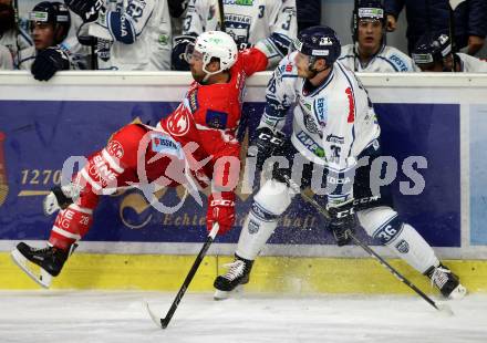 EBEL. Eishockey Bundesliga. KAC gegen 	Fehervar AV 19. Martin Schumnig,  (KAC), Csanad Erdely (Alba Volan). Klagenfurt, am 8.10.2017.
Foto: Kuess

---
pressefotos, pressefotografie, kuess, qs, qspictures, sport, bild, bilder, bilddatenbank