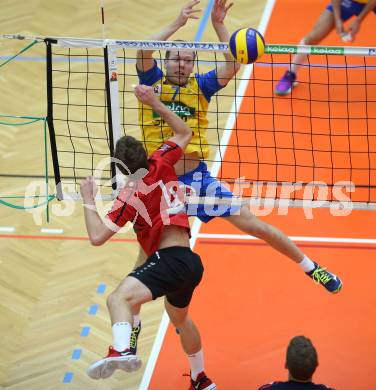 AVL. Volleyball. Volley League Men. SK Posojilnica Aich Dob gegen VBK Woerthersee Loewen Klagenfurt. Kasper Vuorinen (Aich Dob), Arwin Kopschar (Klagenfurt). Bleiburg, am 11.10.2017.
Foto: Kuess
---
pressefotos, pressefotografie, kuess, qs, qspictures, sport, bild, bilder, bilddatenbank