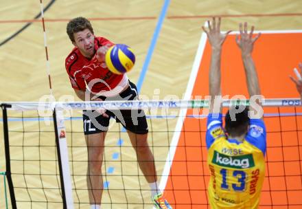 AVL. Volleyball. Volley League Men. SK Posojilnica Aich Dob gegen VBK Woerthersee Loewen Klagenfurt. Lukasz Wiese (Aich Dob), Markus Franz Schloffer (Klagenfurt). Bleiburg, am 11.10.2017.
Foto: Kuess
---
pressefotos, pressefotografie, kuess, qs, qspictures, sport, bild, bilder, bilddatenbank