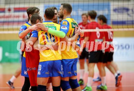 AVL. Volleyball. Volley League Men. SK Posojilnica Aich Dob gegen VBK Woerthersee Loewen Klagenfurt. Jubel (Aich Dob). Bleiburg, am 11.10.2017.
Foto: Kuess
---
pressefotos, pressefotografie, kuess, qs, qspictures, sport, bild, bilder, bilddatenbank