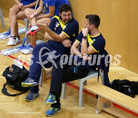 AVL. Volleyball. Volley League Men. SK Posojilnica Aich Dob gegen VBK Woerthersee Loewen Klagenfurt. Trainer Matjaz Hafner, Co Trainer Miha Kosl (Aich Dob). Bleiburg, am 11.10.2017.
Foto: Kuess
---
pressefotos, pressefotografie, kuess, qs, qspictures, sport, bild, bilder, bilddatenbank
