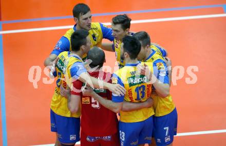 AVL. Volleyball. Volley League Men. SK Posojilnica Aich Dob gegen VBK Woerthersee Loewen Klagenfurt.  Jubel (Aich Dob). Bleiburg, am 11.10.2017.
Foto: Kuess
---
pressefotos, pressefotografie, kuess, qs, qspictures, sport, bild, bilder, bilddatenbank