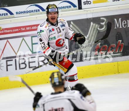 EBEL. Eishockey Bundesliga. EC VSV gegen HC Orli Znojmo. Torjubel Colton Jaret Yellow Horn (Znojmo). Villach, am 12.10.2017.
Foto: Kuess 


---
pressefotos, pressefotografie, kuess, qs, qspictures, sport, bild, bilder, bilddatenbank