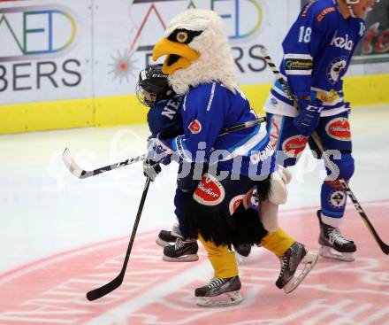 EBEL. Eishockey Bundesliga. EC VSV gegen HC Orli Znojmo. Maskottchen Villi. Nachwuchsspieler (VSV). Villach, am 12.10.2017.
Foto: Kuess 


---
pressefotos, pressefotografie, kuess, qs, qspictures, sport, bild, bilder, bilddatenbank