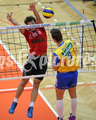 AVL. Volleyball. Volley League Men. SK Posojilnica Aich Dob gegen VBK Woerthersee Loewen Klagenfurt. David Michel (Aich Dob), Simon Fruehbauer (Klagenfurt). Bleiburg, am 11.10.2017.
Foto: Kuess
---
pressefotos, pressefotografie, kuess, qs, qspictures, sport, bild, bilder, bilddatenbank