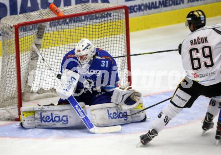 EBEL. Eishockey Bundesliga. EC VSV gegen HC Orli Znojmo. David Kickert, (VSV), Marek Racuk (Znojmo). Villach, am 12.10.2017.
Foto: Kuess 


---
pressefotos, pressefotografie, kuess, qs, qspictures, sport, bild, bilder, bilddatenbank
