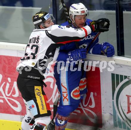 EBEL. Eishockey Bundesliga. EC VSV gegen HC Orli Znojmo. Patrick Platzer,  (VSV), Radim Matus (Znojmo). Villach, am 12.10.2017.
Foto: Kuess 


---
pressefotos, pressefotografie, kuess, qs, qspictures, sport, bild, bilder, bilddatenbank