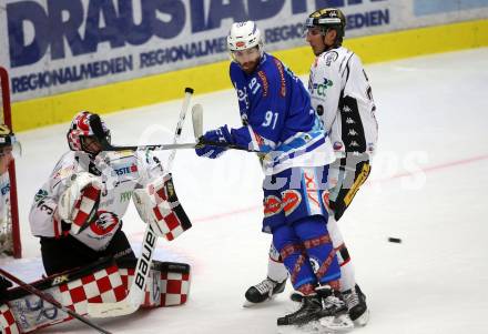 EBEL. Eishockey Bundesliga. EC VSV gegen HC Orli Znojmo. Miha Verlic, (VSV), Marek Schwarz (Znojmo). Villach, am 12.10.2017.
Foto: Kuess 


---
pressefotos, pressefotografie, kuess, qs, qspictures, sport, bild, bilder, bilddatenbank