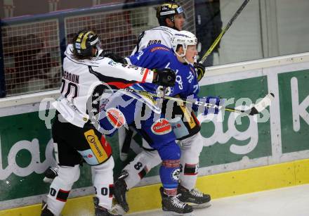 EBEL. Eishockey Bundesliga. EC VSV gegen HC Orli Znojmo. Sam Antonitsch, (VSV), Jiri Beroun, Marek Biro (Znojmo). Villach, am 12.10.2017.
Foto: Kuess 


---
pressefotos, pressefotografie, kuess, qs, qspictures, sport, bild, bilder, bilddatenbank