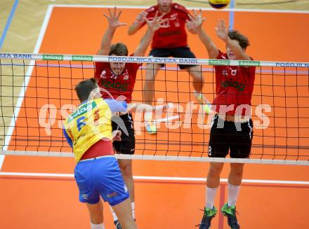 AVL. Volleyball. Volley League Men. SK Posojilnica Aich Dob gegen VBK Woerthersee Loewen Klagenfurt. David Michel (Aich Dob), Malte Niklas Neubert, Mathias Daniel Wultsch (Klagenfurt). Bleiburg, am 11.10.2017.
Foto: Kuess
---
pressefotos, pressefotografie, kuess, qs, qspictures, sport, bild, bilder, bilddatenbank