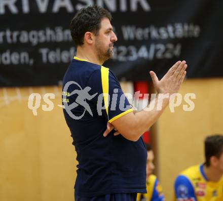 AVL. Volleyball. Volley League Men. SK Posojilnica Aich Dob gegen VBK Woerthersee Loewen Klagenfurt. Trainer Matjaz Hafner (Aich Dob). Bleiburg, am 11.10.2017.
Foto: Kuess
---
pressefotos, pressefotografie, kuess, qs, qspictures, sport, bild, bilder, bilddatenbank