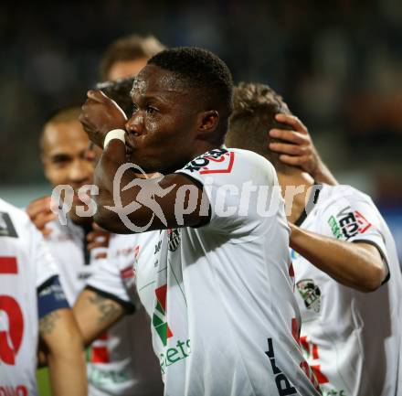 Fussball Tipico Bundesliga. RZ Pellets WAC gegen SV Mattersburg. Torjubel Issiaka Ouedraogo (WAC). Wolfsberg, am 14.10.2017.
Foto: Kuess

---
pressefotos, pressefotografie, kuess, qs, qspictures, sport, bild, bilder, bilddatenbank