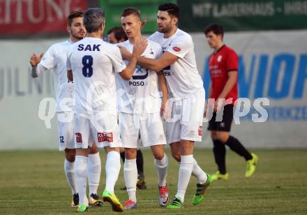 Fussball Kaerntner Liga. SAK gegen Maria Saal. Torjubel Jurinic Andrej, Stephan Buergler, Amer Krcic, Thomas Riedl (SAK). Klagenfurt, am 13.10.2017.
Foto: Kuess
---
pressefotos, pressefotografie, kuess, qs, qspictures, sport, bild, bilder, bilddatenbank