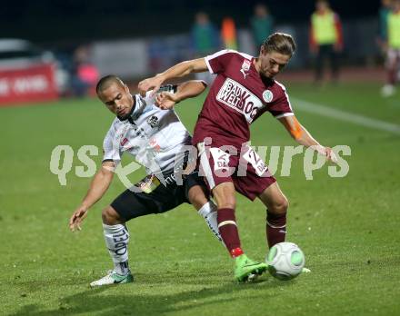 Fussball Tipico Bundesliga. RZ Pellets WAC gegen SV Mattersburg. Stephan Palla, (WAC), Andreas Gruber  (Mattersburg). Wolfsberg, am 14.10.2017.
Foto: Kuess

---
pressefotos, pressefotografie, kuess, qs, qspictures, sport, bild, bilder, bilddatenbank