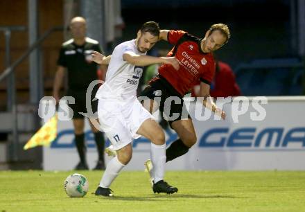 Fussball Kaerntner Liga. SAK gegen Maria Saal. Patrick Lausegger, (SAK), Bernhard Walzl  (Maria Saal). Klagenfurt, am 13.10.2017.
Foto: Kuess
---
pressefotos, pressefotografie, kuess, qs, qspictures, sport, bild, bilder, bilddatenbank
