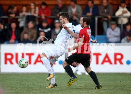 Fussball Kaerntner Liga. SAK gegen Maria Saal. Amer Krcic,  (SAK), Roland Krenn (Maria Saal). Klagenfurt, am 13.10.2017.
Foto: Kuess
---
pressefotos, pressefotografie, kuess, qs, qspictures, sport, bild, bilder, bilddatenbank