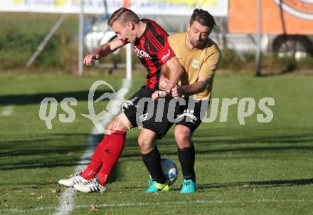 Fussball Kaerntner LIga. St. Jakob im Rosental gegen Koettmannsdorf. Thomas Ogradnig,  (St. Jakob), Christian Sablatnig (Koettmannsdorf). St. Jakob am 14.10.2017.
Foto: Kuess
---
pressefotos, pressefotografie, kuess, qs, qspictures, sport, bild, bilder, bilddatenbank