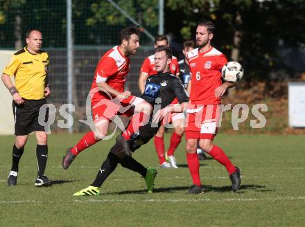 Fussball. Kaerntner Liga. KAC 1909 gegen Bleiburg. Helmut Koenig, Toni Krijan  (KAC), Miha Robic (Bleiburg). Klagenfurt, 14.10.2017.
Foto: Kuess
---
pressefotos, pressefotografie, kuess, qs, qspictures, sport, bild, bilder, bilddatenbank