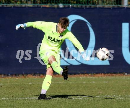 Fussball. Kaerntner Liga. KAC 1909 gegen Bleiburg. Marin Romac (Bleiburg). Klagenfurt, 14.10.2017.
Foto: Kuess
---
pressefotos, pressefotografie, kuess, qs, qspictures, sport, bild, bilder, bilddatenbank