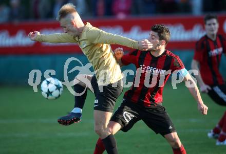 Fussball Kaerntner LIga. St. Jakob im Rosental gegen Koettmannsdorf. Manuel Alexander Schuettelkopf,  (St. Jakob), Aner Mandzic (Koettmannsdorf). St. Jakob am 14.10.2017.
Foto: Kuess
---
pressefotos, pressefotografie, kuess, qs, qspictures, sport, bild, bilder, bilddatenbank