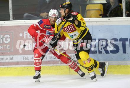 EBEL. Eishockey Bundesliga. KAC gegen 	Vienna Capitals. Jullian Talbot, (KAC), Patrick Peter (Vienna Capitals). Klagenfurt, am 15.10.2017.
Foto: Kuess

---
pressefotos, pressefotografie, kuess, qs, qspictures, sport, bild, bilder, bilddatenbank