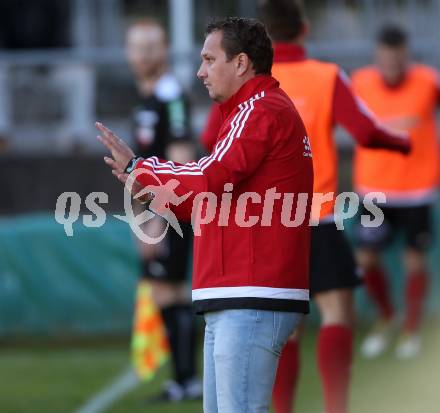 Fussball Kaerntner LIga. St. Jakob im Rosental gegen Koettmannsdorf. Trainer Alexander Suppantschitsch (St. Jakob). St. Jakob am 14.10.2017.
Foto: Kuess
---
pressefotos, pressefotografie, kuess, qs, qspictures, sport, bild, bilder, bilddatenbank