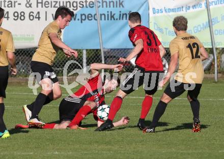 Fussball Kaerntner LIga. St. Jakob im Rosental gegen Koettmannsdorf. Petar Stojnic, Alexander Stroj (St. Jakob), Philipp Gatti, Martin Trattnig  (Koettmannsdorf). St. Jakob am 14.10.2017.
Foto: Kuess
---
pressefotos, pressefotografie, kuess, qs, qspictures, sport, bild, bilder, bilddatenbank