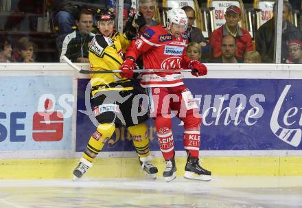 EBEL. Eishockey Bundesliga. KAC gegen 	Vienna Capitals. Jamie Lundmark, (KAC), Tyler Cuma (Vienna Capitals). Klagenfurt, am 15.10.2017.
Foto: Kuess

---
pressefotos, pressefotografie, kuess, qs, qspictures, sport, bild, bilder, bilddatenbank