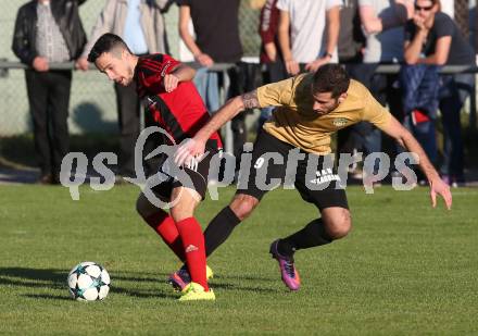 Fussball Kaerntner LIga. St. Jakob im Rosental gegen Koettmannsdorf. Marco Koller,  (St. Jakob), Christopher Sallinger (Koettmannsdorf). St. Jakob am 14.10.2017.
Foto: Kuess
---
pressefotos, pressefotografie, kuess, qs, qspictures, sport, bild, bilder, bilddatenbank