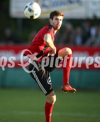 Fussball Kaerntner LIga. St. Jakob im Rosental gegen Koettmannsdorf. Petar Stojnic (St. Jakob). St. Jakob am 14.10.2017.
Foto: Kuess
---
pressefotos, pressefotografie, kuess, qs, qspictures, sport, bild, bilder, bilddatenbank
