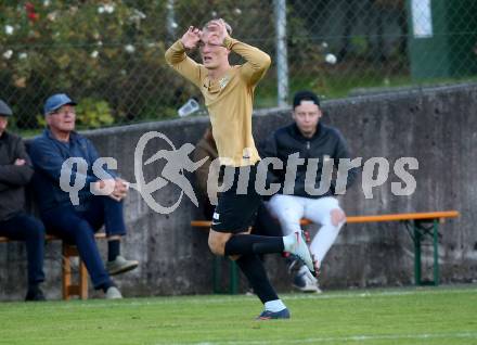 Fussball Kaerntner LIga. St. Jakob im Rosental gegen Koettmannsdorf. Torjubel Aner Mandzic (Koettmannsdorf). St. Jakob am 14.10.2017.
Foto: Kuess
---
pressefotos, pressefotografie, kuess, qs, qspictures, sport, bild, bilder, bilddatenbank