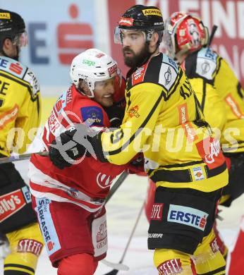EBEL. Eishockey Bundesliga. KAC gegen 	Vienna Capitals. Johannes Bischofberger, (KAC), Kyle Klubertanz (Vienna Capitals). Klagenfurt, am 15.10.2017.
Foto: Kuess

---
pressefotos, pressefotografie, kuess, qs, qspictures, sport, bild, bilder, bilddatenbank