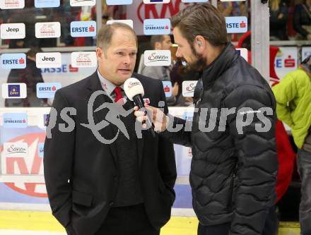 EBEL. Eishockey Bundesliga. KAC gegen 	Vienna Capitals. Trainer Steve Walker, Marc Brabant (Servus TV). Klagenfurt, am 15.10.2017.
Foto: Kuess

---
pressefotos, pressefotografie, kuess, qs, qspictures, sport, bild, bilder, bilddatenbank