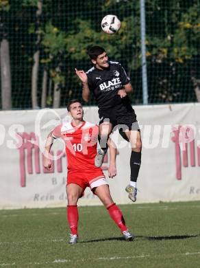 Fussball. Kaerntner Liga. KAC 1909 gegen Bleiburg. Robert Matic (KAC),  Christopher Knauder (Bleiburg). Klagenfurt, 14.10.2017.
Foto: Kuess
---
pressefotos, pressefotografie, kuess, qs, qspictures, sport, bild, bilder, bilddatenbank