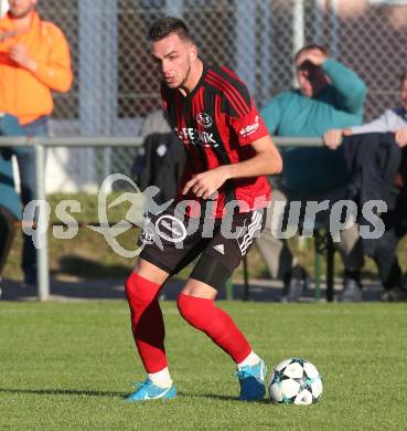 Fussball Kaerntner LIga. St. Jakob im Rosental gegen Koettmannsdorf. Davor Bokalic (St. Jakob). St. Jakob am 14.10.2017.
Foto: Kuess
---
pressefotos, pressefotografie, kuess, qs, qspictures, sport, bild, bilder, bilddatenbank