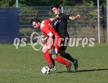Fussball. Kaerntner Liga. KAC 1909 gegen Bleiburg.  Helmut Koenig (KAC),  Christopher Knauder (Bleiburg). Klagenfurt, 14.10.2017.
Foto: Kuess
---
pressefotos, pressefotografie, kuess, qs, qspictures, sport, bild, bilder, bilddatenbank