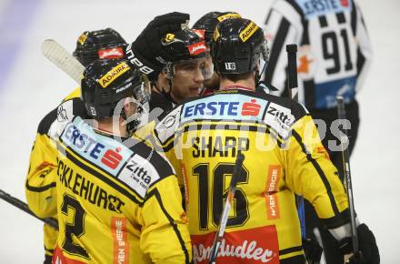 EBEL. Eishockey Bundesliga. KAC gegen 	Vienna Capitals. Torjubel Ryan Connor McKiernan, Nikolaus Hartl, Aaron Brocklehurst, MacGregor Sharp (Vienna Capitals). Klagenfurt, am 15.10.2017.
Foto: Kuess

---
pressefotos, pressefotografie, kuess, qs, qspictures, sport, bild, bilder, bilddatenbank
