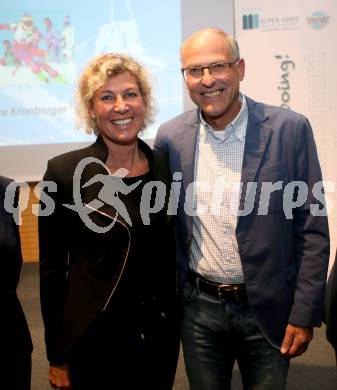 Spitzensport und Studium. Petra Kronberger, Raimund Berger. Klagenfurt, am 18.10.2017.
Foto: Kuess
---
pressefotos, pressefotografie, kuess, qs, qspictures, sport, bild, bilder, bilddatenbank
