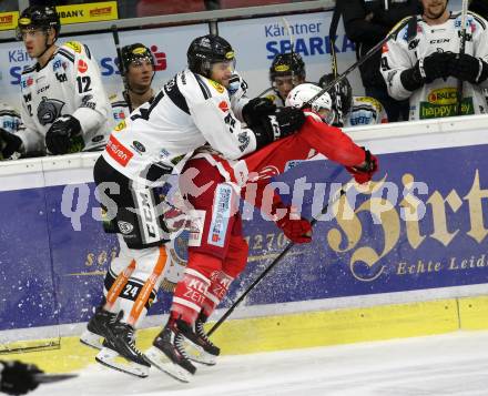 EBEL. Eishockey Bundesliga. KAC gegen 	Dornbirn Bulldogs. Manuel Ganahl, (KAC), Michael Caruso (Dornbirn). Klagenfurt, am 20.10.2017.
Foto: Kuess

---
pressefotos, pressefotografie, kuess, qs, qspictures, sport, bild, bilder, bilddatenbank