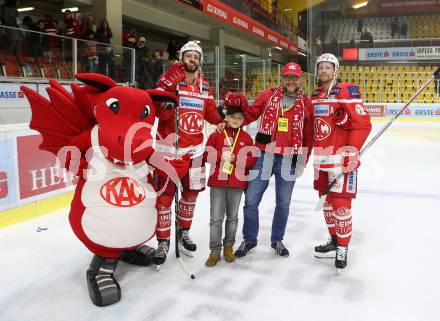 EBEL. Eishockey Bundesliga. KAC gegen 	Dornbirn Bulldogs. Antenne Fans, David Joseph Fischer, Jamie Lundmark (KAC). Klagenfurt, am 20.10.2017.
Foto: Kuess

---
pressefotos, pressefotografie, kuess, qs, qspictures, sport, bild, bilder, bilddatenbank