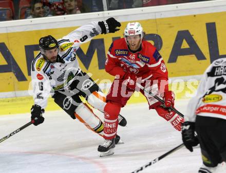 EBEL. Eishockey Bundesliga. KAC gegen 	Dornbirn Bulldogs. Johanens Bischofberger, (KAC), Sean McMonagle (Dornbirn). Klagenfurt, am 20.10.2017.
Foto: Kuess

---
pressefotos, pressefotografie, kuess, qs, qspictures, sport, bild, bilder, bilddatenbank