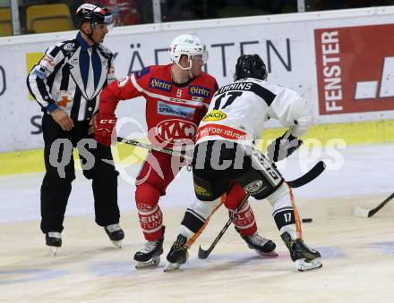 EBEL. Eishockey Bundesliga. KAC gegen 	Dornbirn Bulldogs. Matthew Neal, (KAC), Scott Timmins (Dornbirn). Klagenfurt, am 20.10.2017.
Foto: Kuess

---
pressefotos, pressefotografie, kuess, qs, qspictures, sport, bild, bilder, bilddatenbank