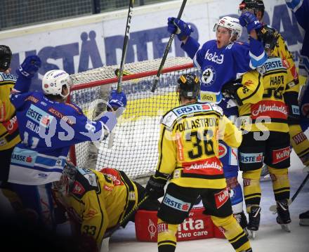 EBEL. Eishockey Bundesliga. EC VSV gegen Vienna Capitals. Torjubel Robert Flick, Miha Verlic, (VSV). Villach, am 22.10.2017.
Foto: Kuess 


---
pressefotos, pressefotografie, kuess, qs, qspictures, sport, bild, bilder, bilddatenbank