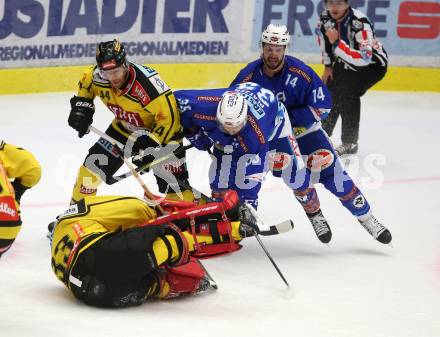 EBEL. Eishockey Bundesliga. EC VSV gegen Vienna Capitals. Patrick Platzer, Kyle Beach (VSV), Pekka Tuokkola, Jamie Fraser (Vienna Capitals). Villach, am 22.10.2017.
Foto: Kuess 


---
pressefotos, pressefotografie, kuess, qs, qspictures, sport, bild, bilder, bilddatenbank