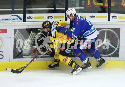 EBEL. Eishockey Bundesliga. EC VSV gegen Vienna Capitals. Stefan Bacher, (VSV), Sascha Bauer (Vienna Capitals). Villach, am 22.10.2017.
Foto: Kuess 


---
pressefotos, pressefotografie, kuess, qs, qspictures, sport, bild, bilder, bilddatenbank