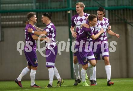 Fussball Regionalliga. SK Austria Klagenfurt gegen FC Jerich International Gleisdorf.  Torjubel Josip Filipovic, Ambrozije Soldo, Tadej Zagar Knez, Thomas Hirschhofer (Klagenfurt). Klagenfurt, am 20.10.2017.
Foto: Kuess
---
pressefotos, pressefotografie, kuess, qs, qspictures, sport, bild, bilder, bilddatenbank