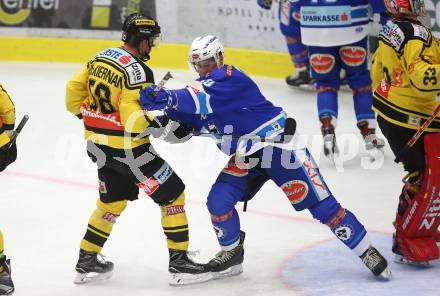 EBEL. Eishockey Bundesliga. EC VSV gegen Vienna Capitals. Stefan Bacher, (VSV), Ryan Connor McKiernan (Vienna Capitals). Villach, am 22.10.2017.
Foto: Kuess 


---
pressefotos, pressefotografie, kuess, qs, qspictures, sport, bild, bilder, bilddatenbank